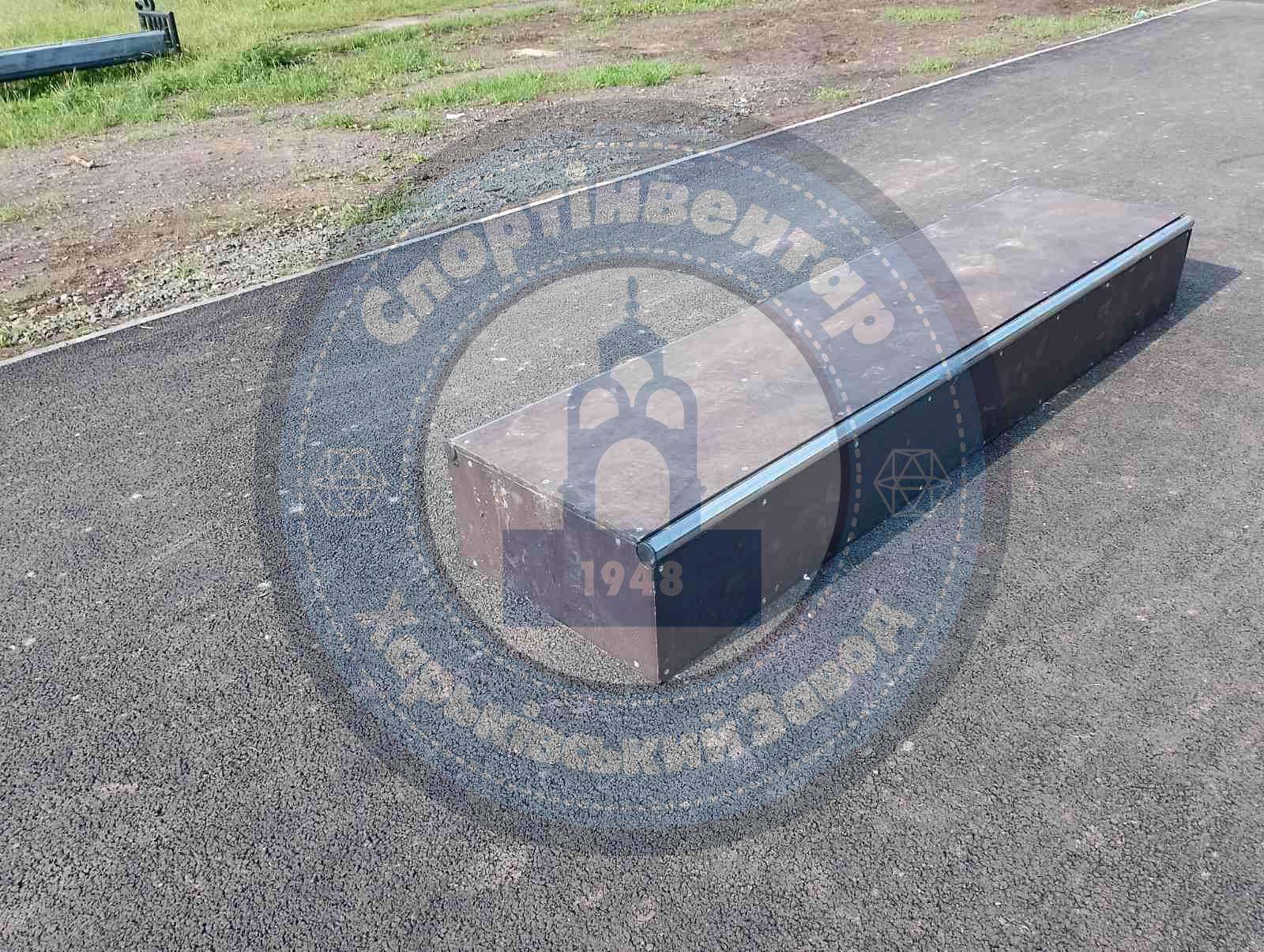 Грандбокс із металевим каркасом