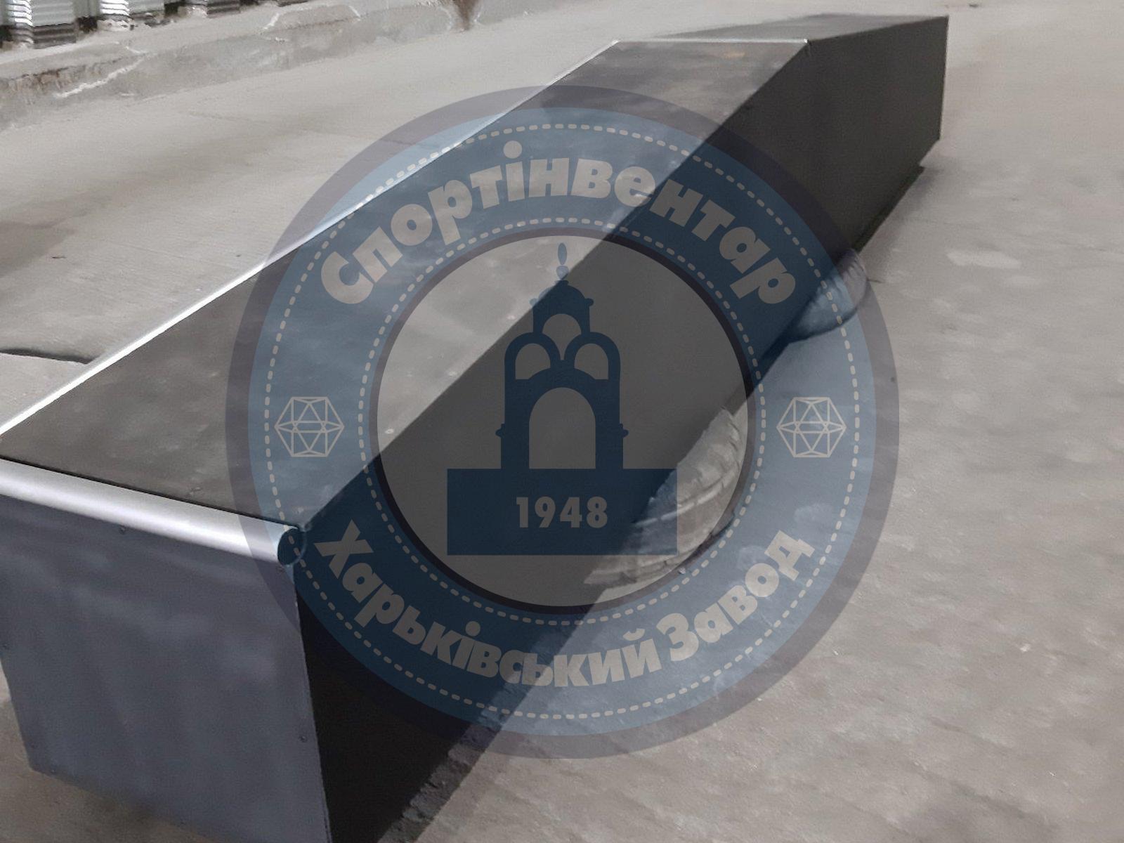 Грандбокс із дерев’яним каркасом